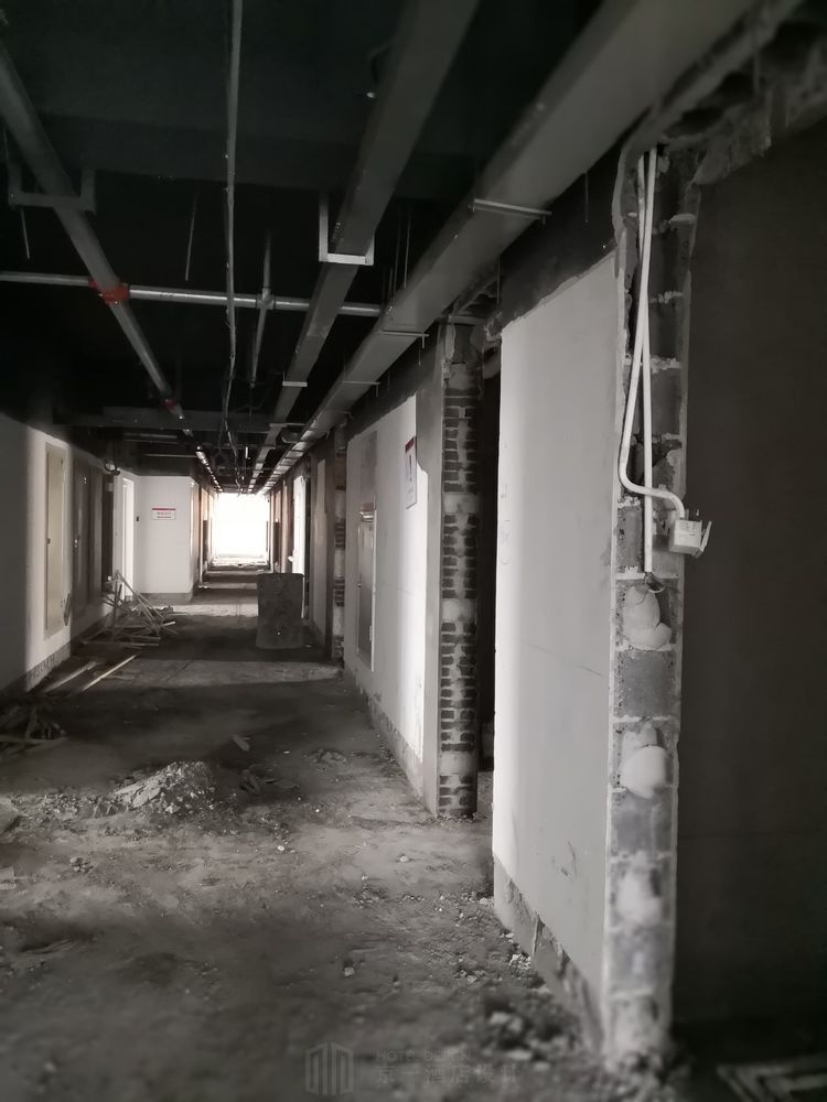 酒店过道装修施工现场图片